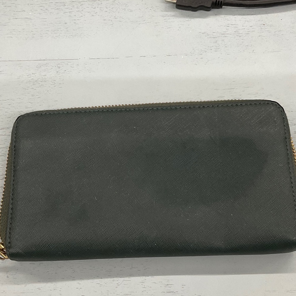 Tory Burch Black Wallet with Gold Accent - Picture 3 of 4